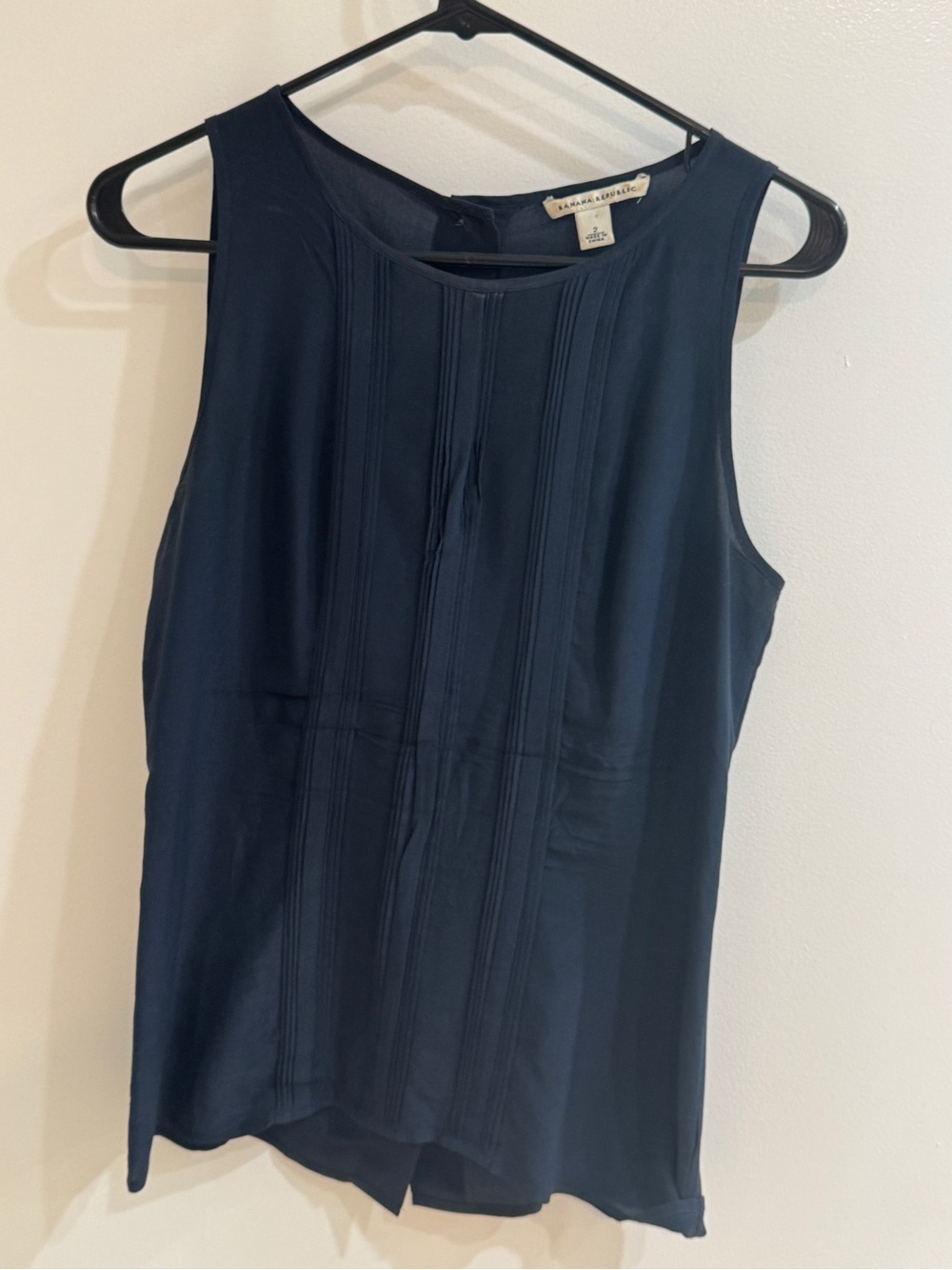 Banana Republic Navy Sleeveless Pleated Front Blouse